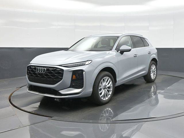 Used 2026 Audi Q3 quattro 2.0T w/ Driver Assistance Package AWD/4WD image 3