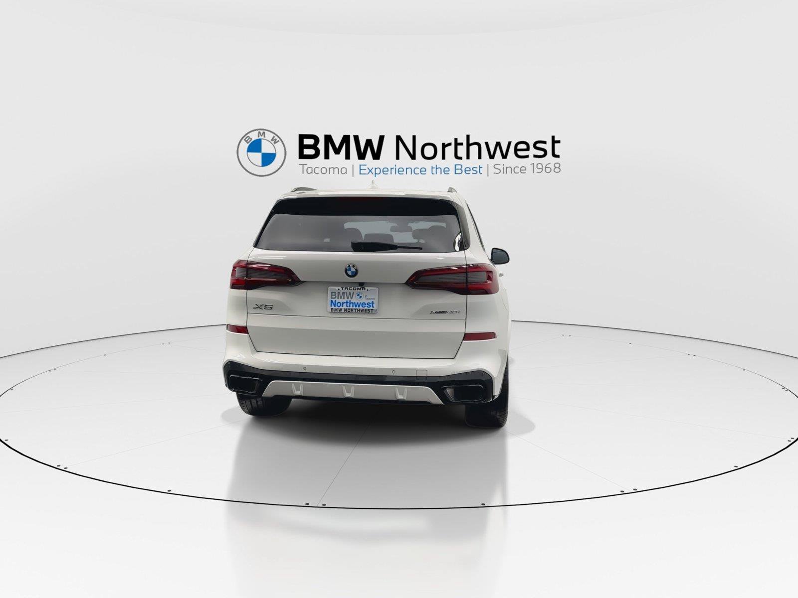 Used 2023 BMW X5 xDrive40i w/ M Sport Package AWD/4WD image 2
