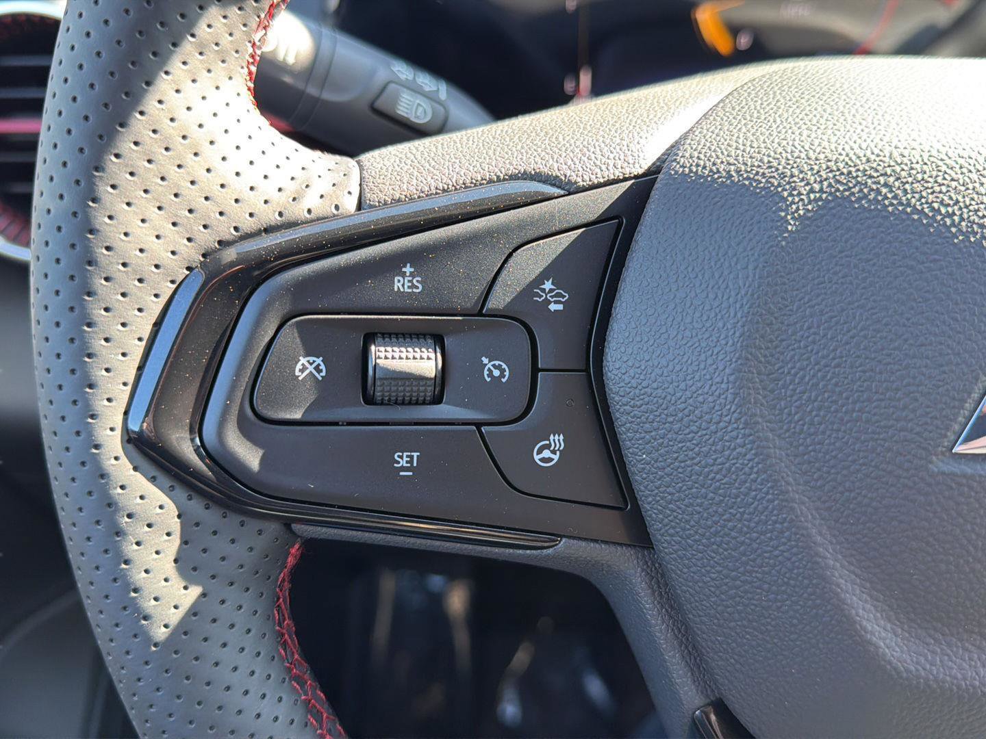 New 2026 Chevrolet Trax RS w/ Sunroof Package image 20