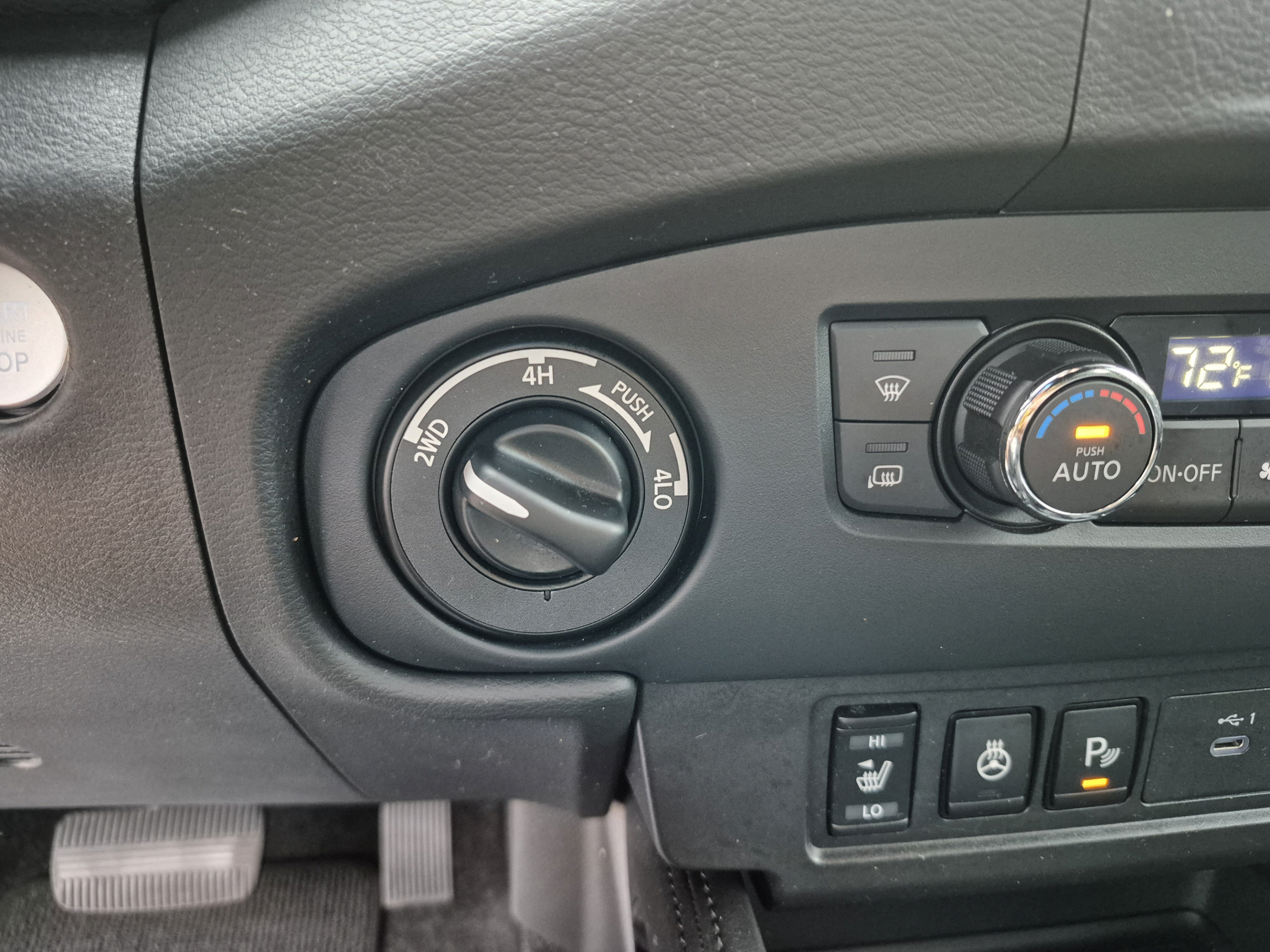 Certified 2022 Nissan Frontier PRO-4X w/ Pro-4X Premium Package AWD/4WD image 29