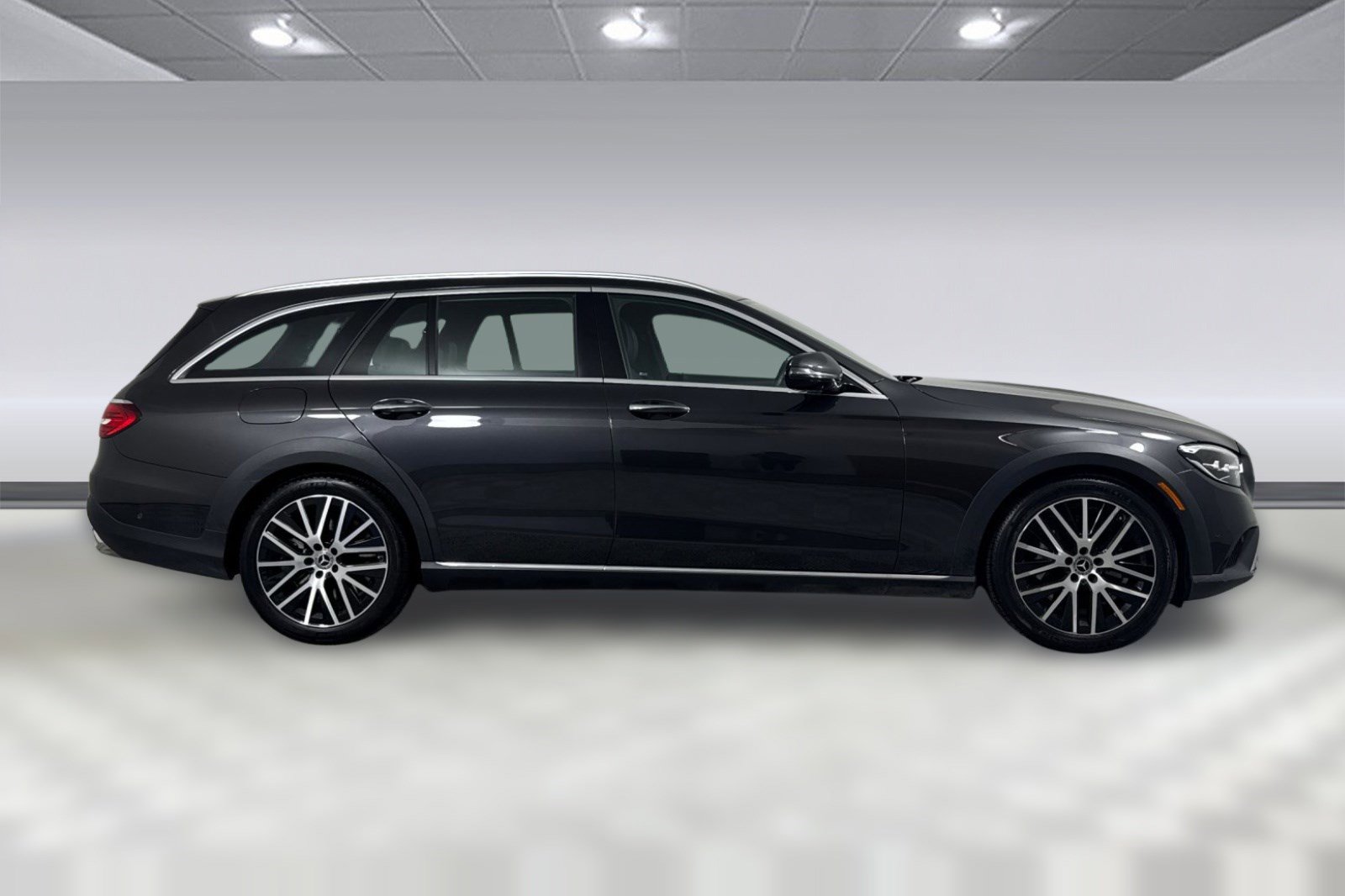 Used 2023 Mercedes-Benz E 450 4MATIC All-Terrain Wagon image 8