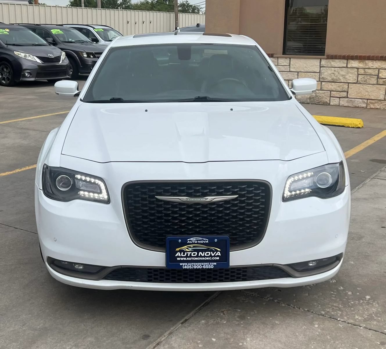 Used 2017 Chrysler 300 S w/ 300S Premium Group RWD image 4