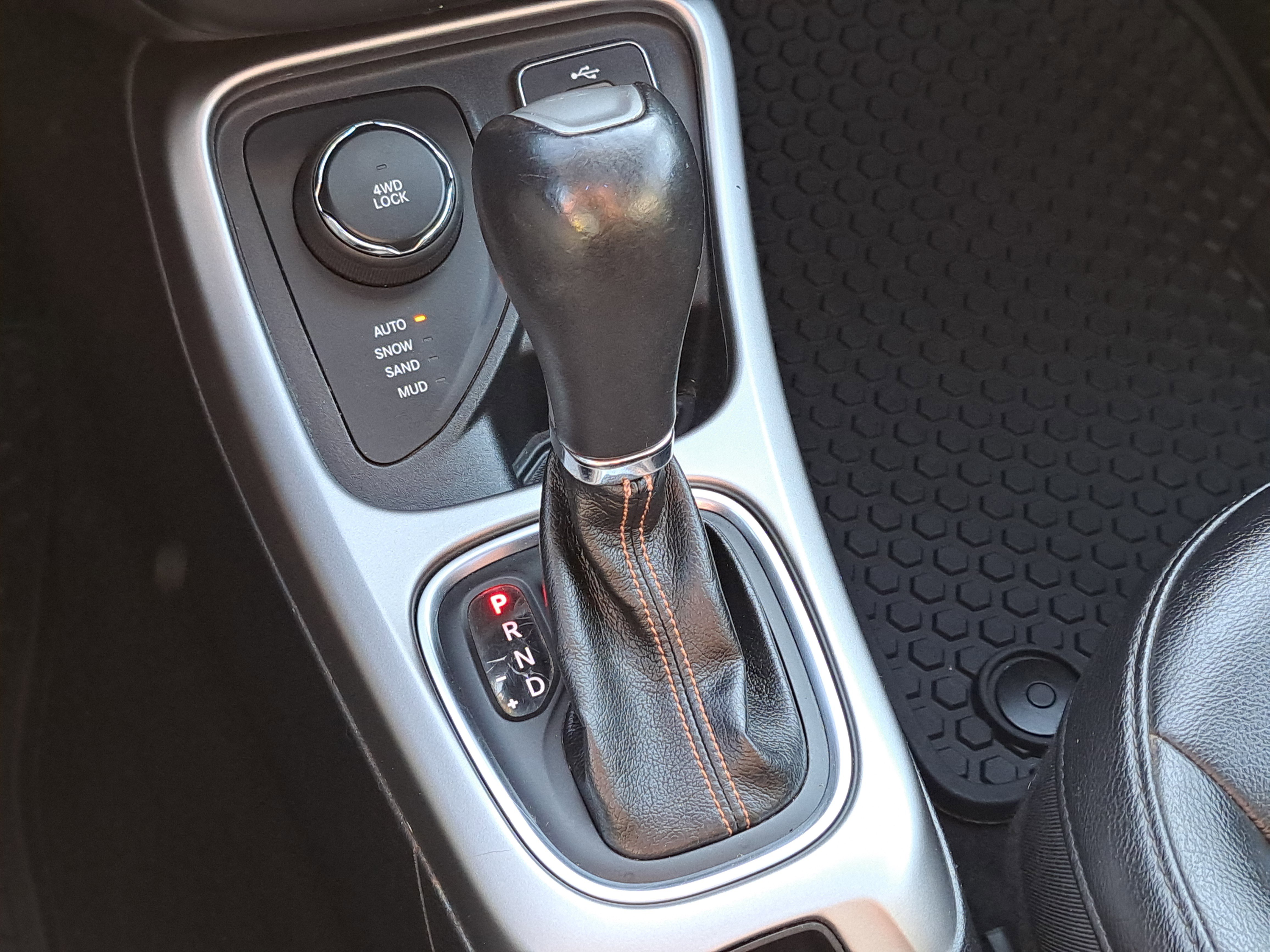 Used 2018 Jeep Compass Latitude w/ Popular Equipment Group image 24