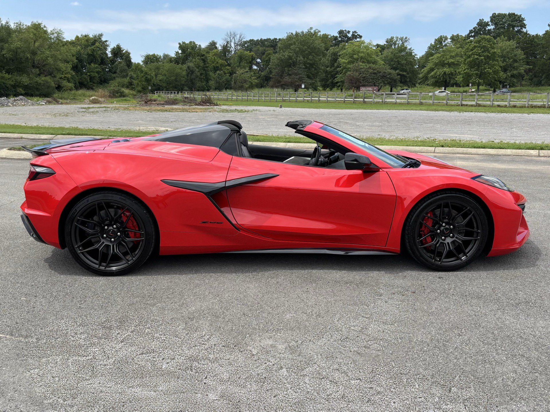 Used 2023 Chevrolet Corvette Z06 RWD image 8
