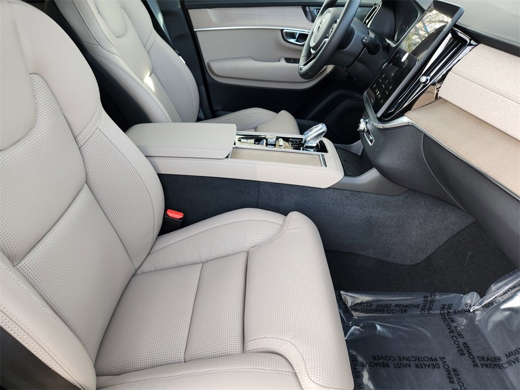 New 2026 Volvo XC90 B6 Ultra w/ Protection Package image 19