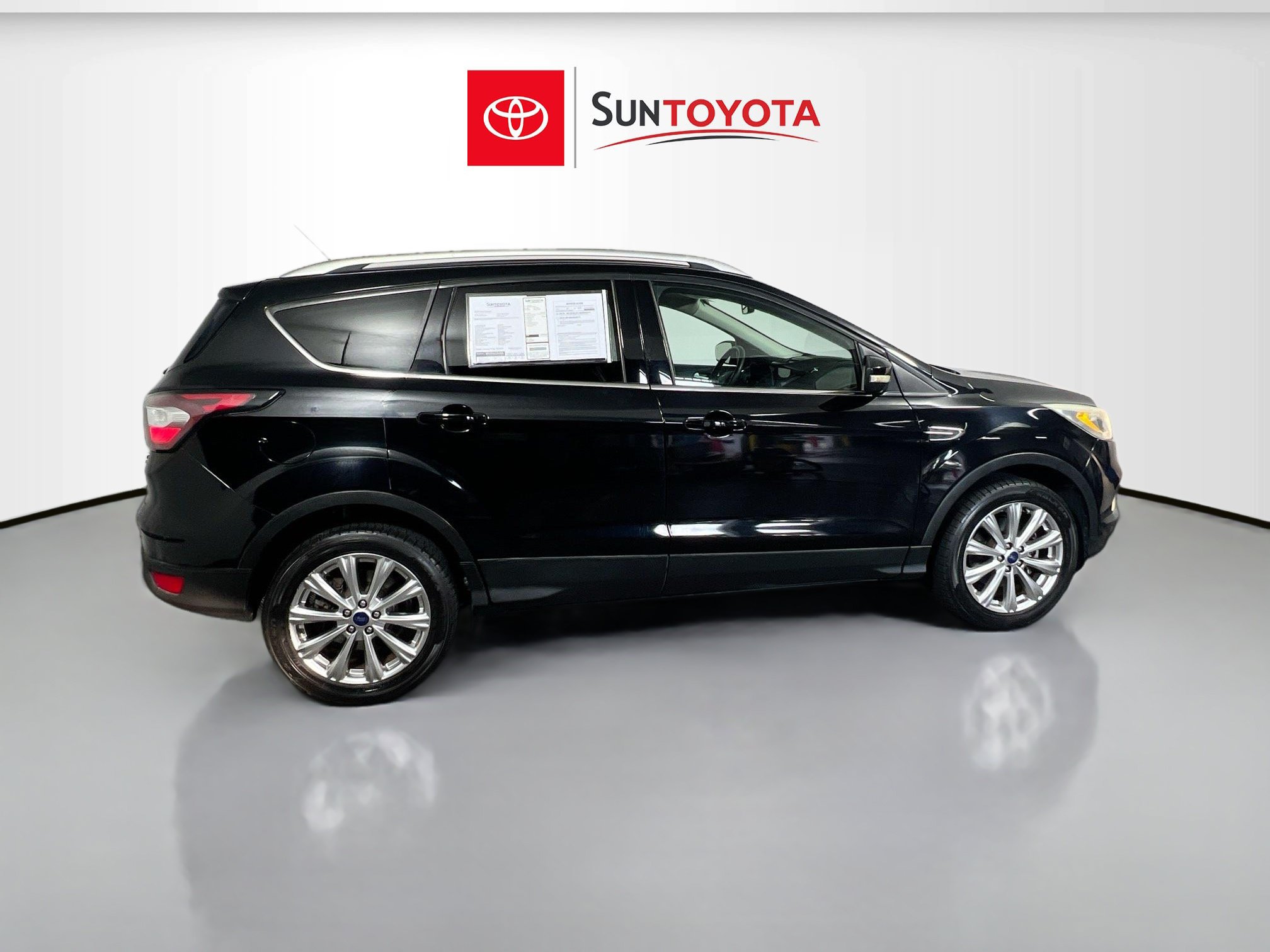 Used 2017 Ford Escape Titanium AWD/4WD image 2
