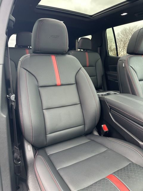 Used 2024 Chevrolet Traverse RS w/ LPO, Floor Liner Package image 43