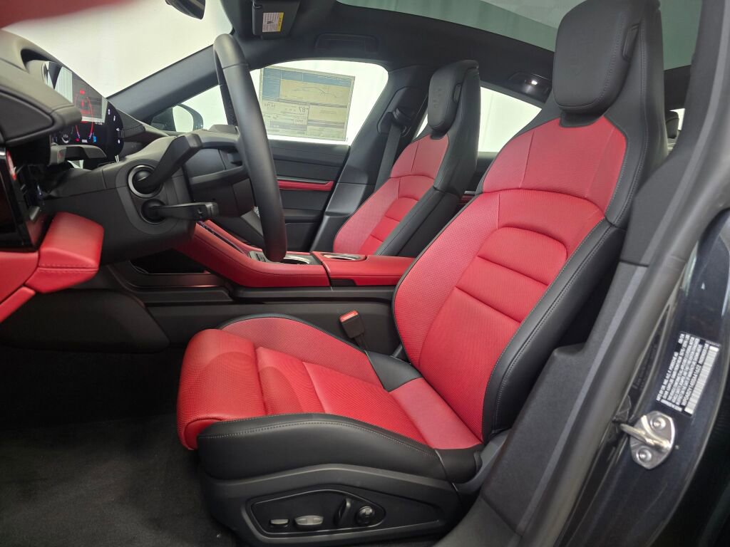 New 2025 Porsche Taycan 4S image 34