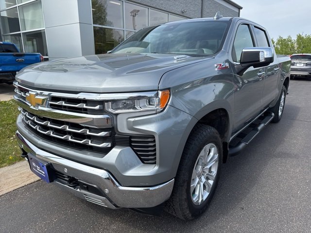 Used 2024 Chevrolet Silverado 1500 LTZ image 3