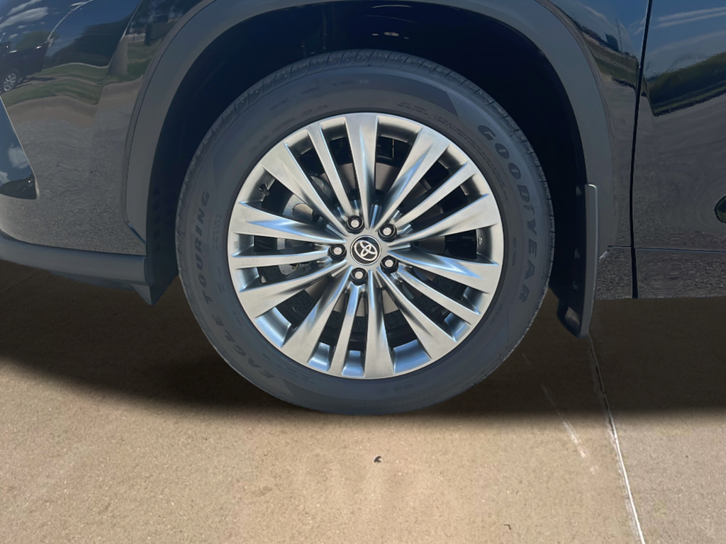 New 2026 Toyota Highlander Platinum AWD/4WD image 27