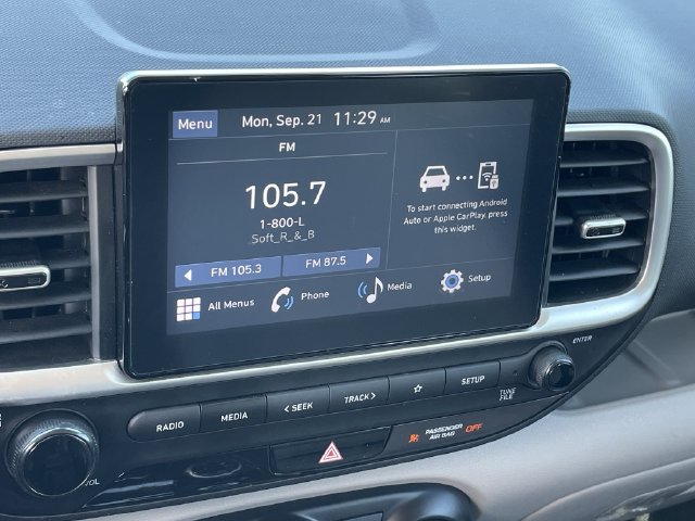 Used 2024 Hyundai Venue SEL FWD image 16