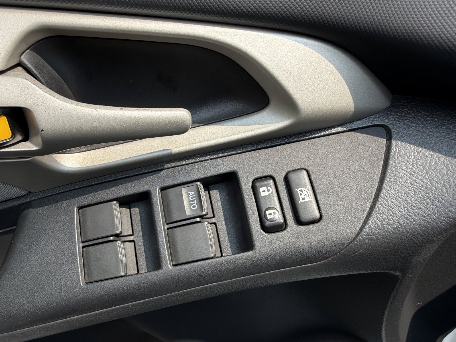 Used 2013 Toyota Matrix L w/ L Sport Pkg FWD image 17
