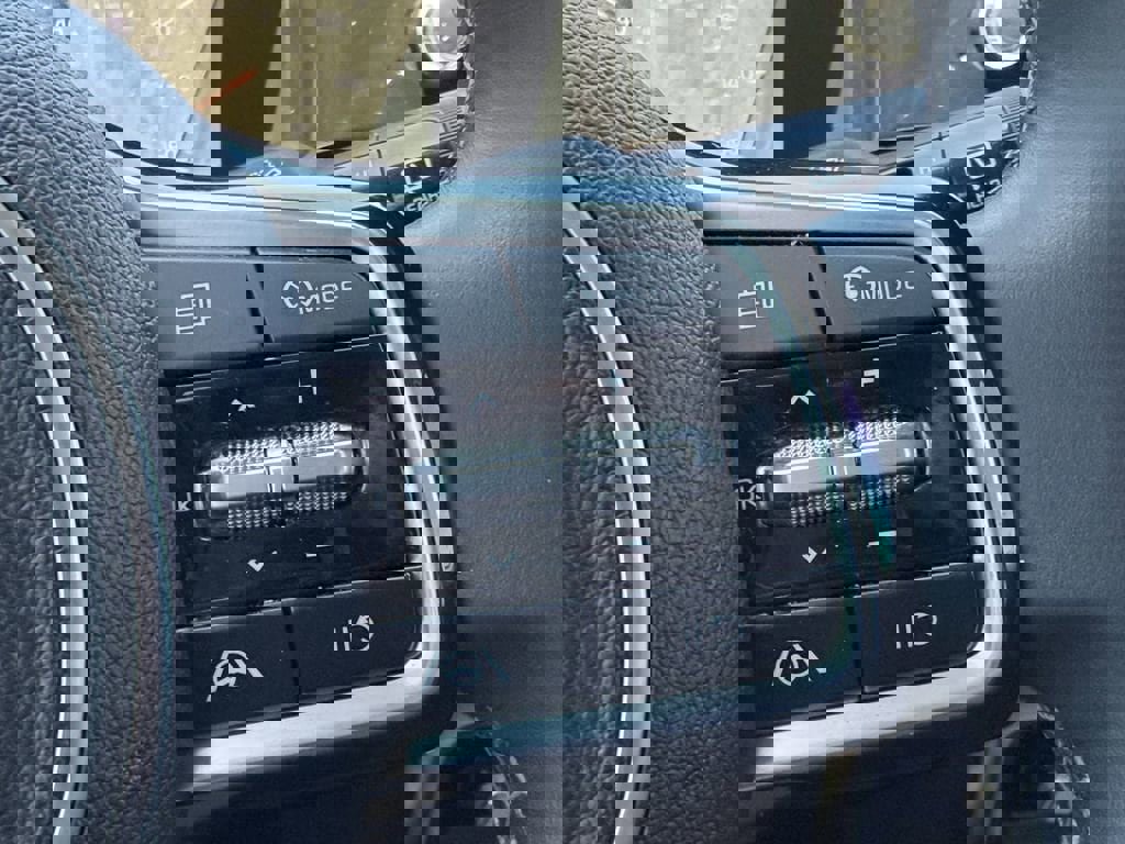 Certified 2023 Kia Sorento S w/ Panoramic Sunroof Package image 31