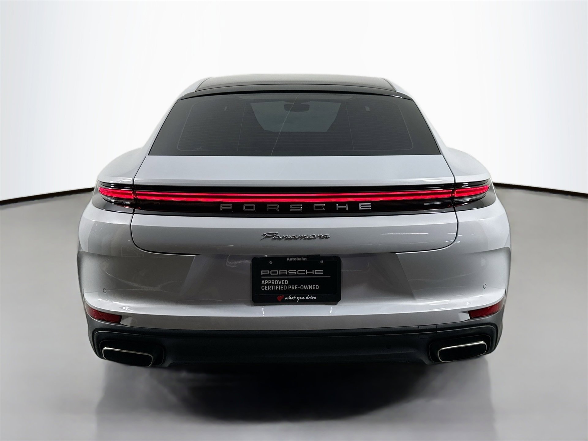 Certified 2025 Porsche Panamera image 6