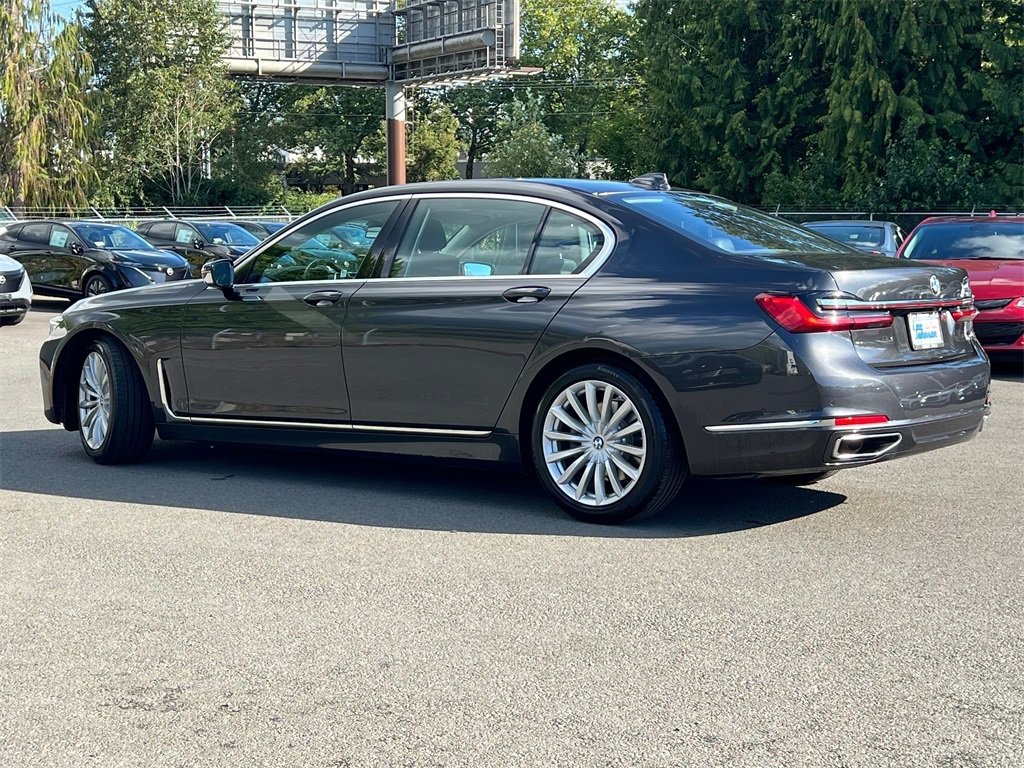 Used 2022 BMW 740i image 7