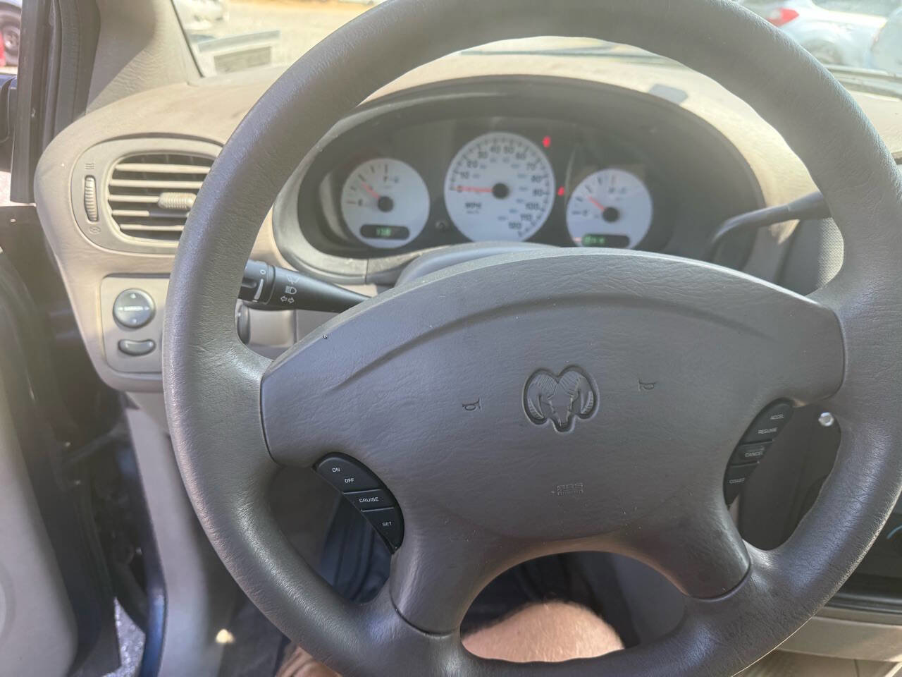 Used 2002 Dodge Caravan SE FWD image 24