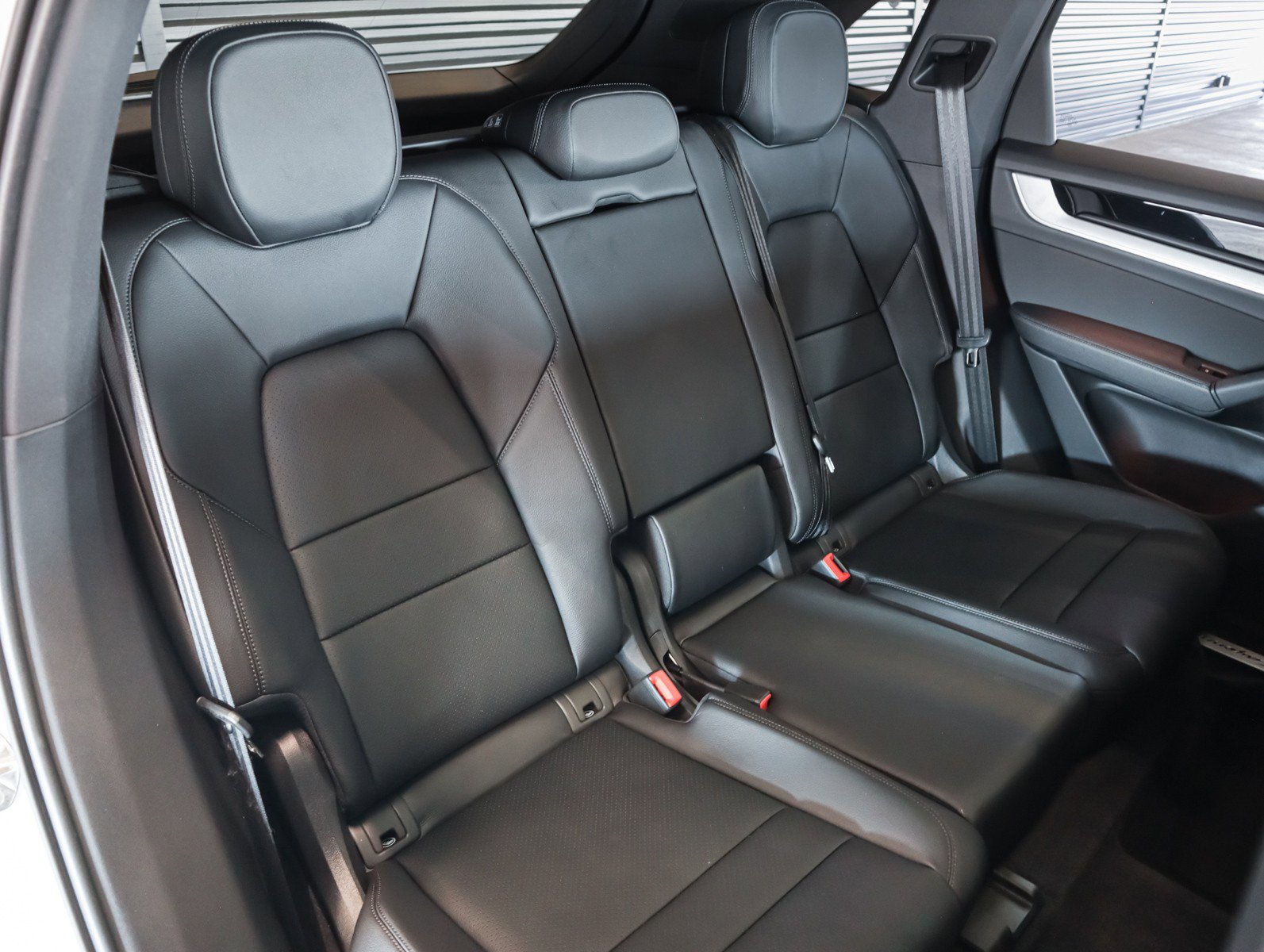 Certified 2026 Porsche Cayenne AWD/4WD image 6