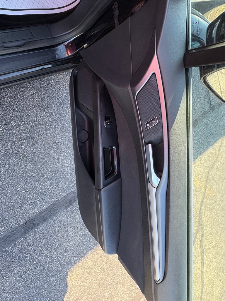 Used 2016 Ford Fusion SE FWD image 17
