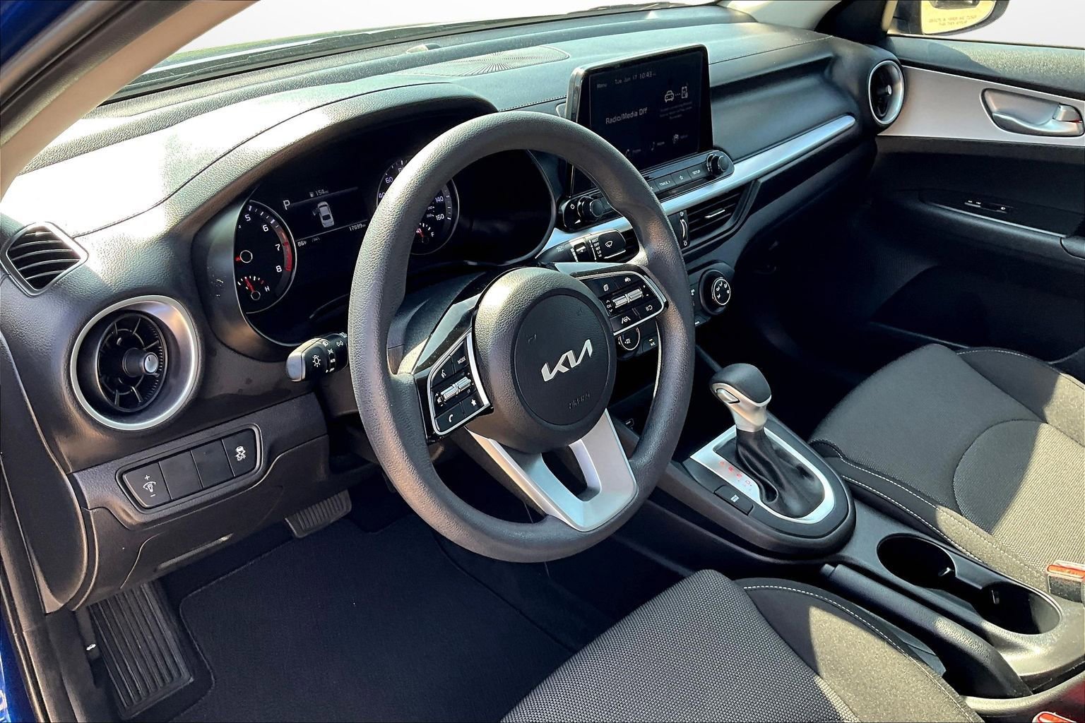 Used 2023 Kia Forte LXS image 19