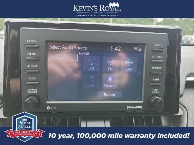 Used 2021 Toyota RAV4 LE AWD/4WD image 10