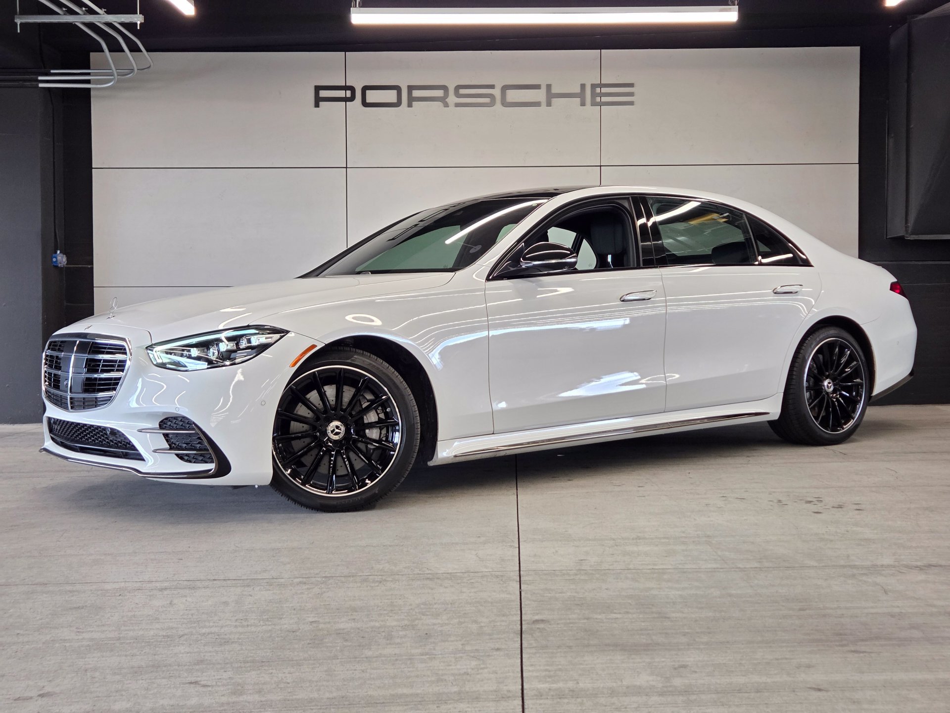 Used 2024 Mercedes-Benz S 580 4MATIC Sedan image 1