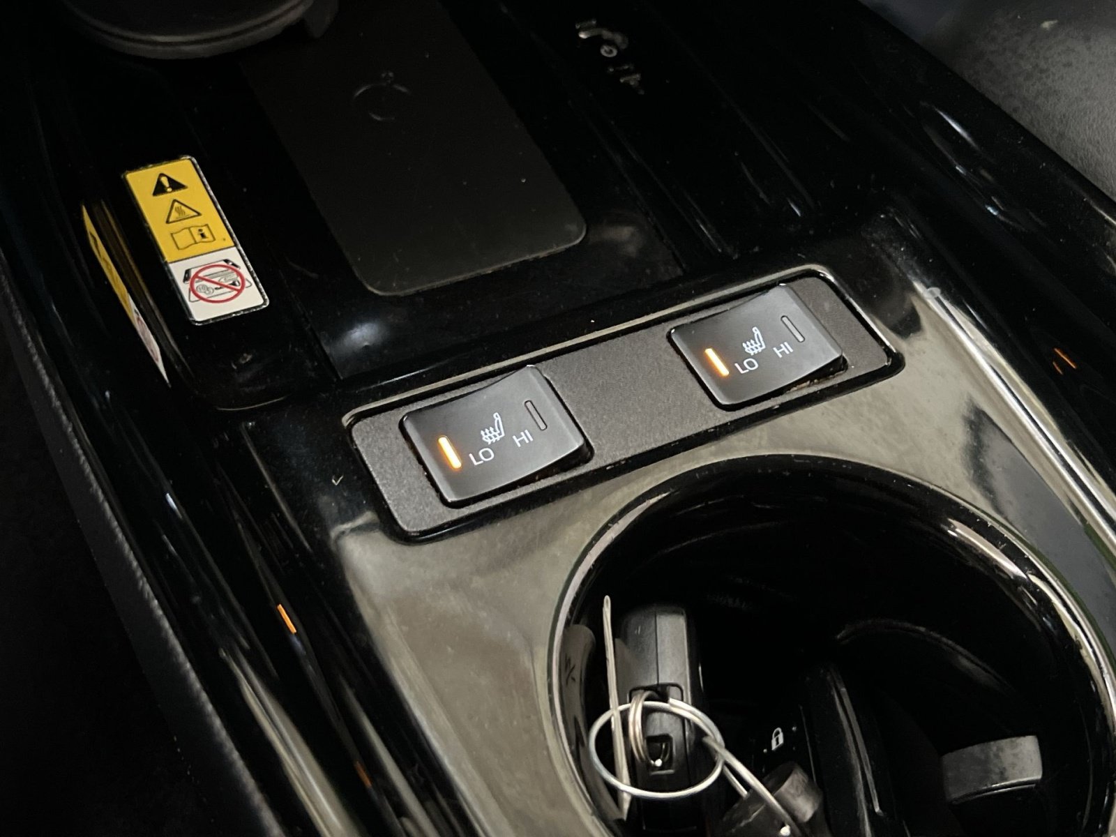 Used 2021 Toyota Prius Prime XLE w/ Carpet Mat Package (TMS) FWD image 30