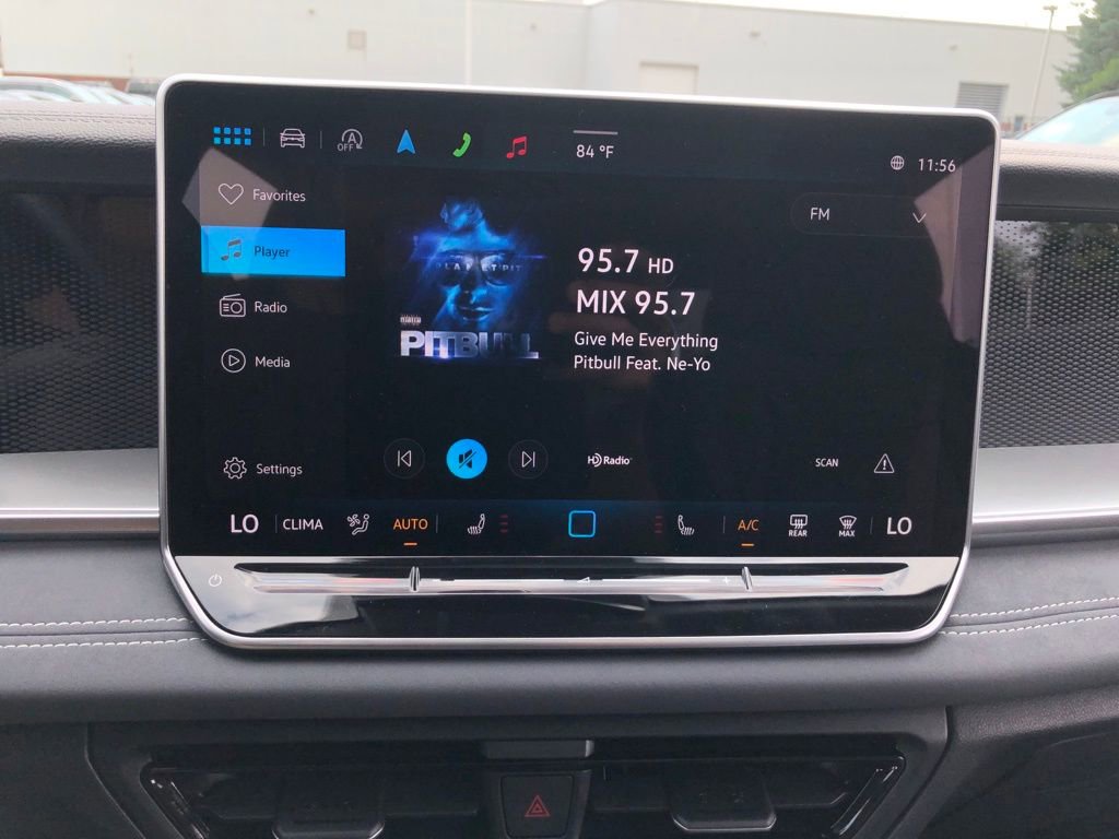 Used 2025 Volkswagen Tiguan SE w/ Panoramic Sunroof Package image 23