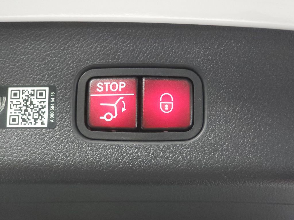 Used 2024 Mercedes-Benz GLC 43 AMG 4MATIC image 34