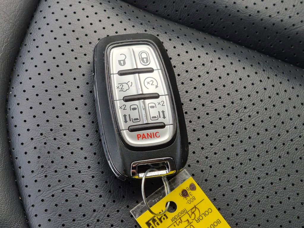 Used 2023 Chrysler Pacifica Touring-L FWD image 45