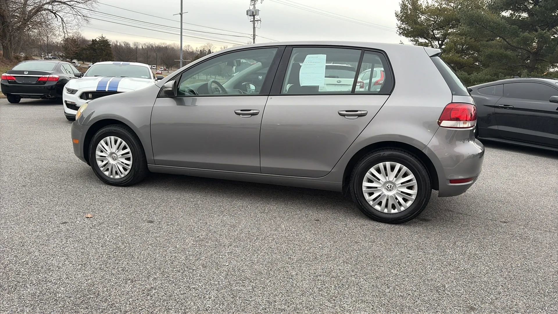 Used 2010 Volkswagen Golf 4-Door image 13