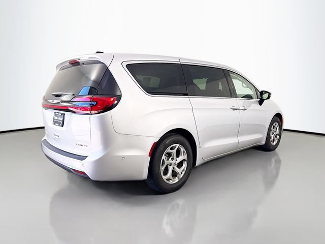 Used 2024 Chrysler Pacifica Limited FWD image 7