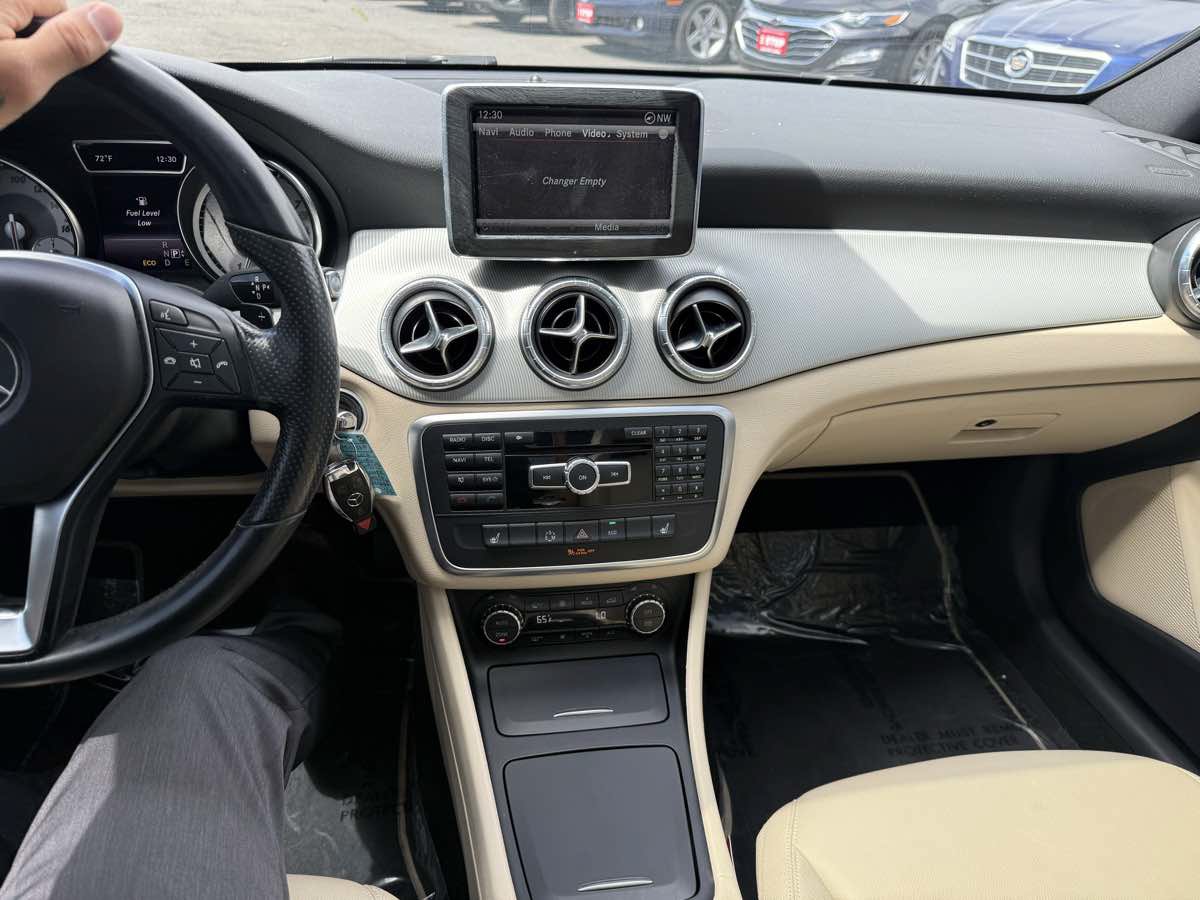 Used 2014 Mercedes-Benz CLA 250 image 9