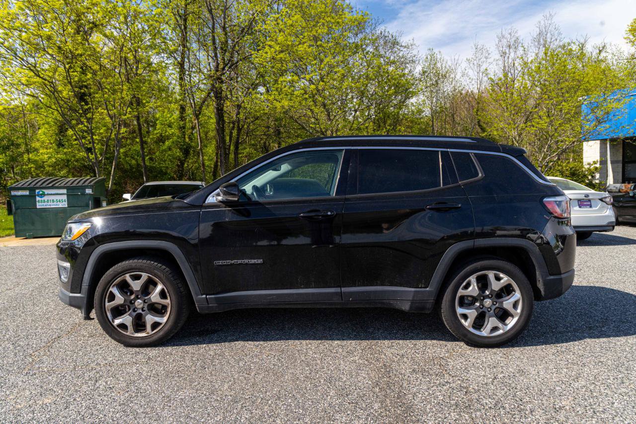 Used 2018 Jeep Compass Limited w/ Navigation Group FWD image 3