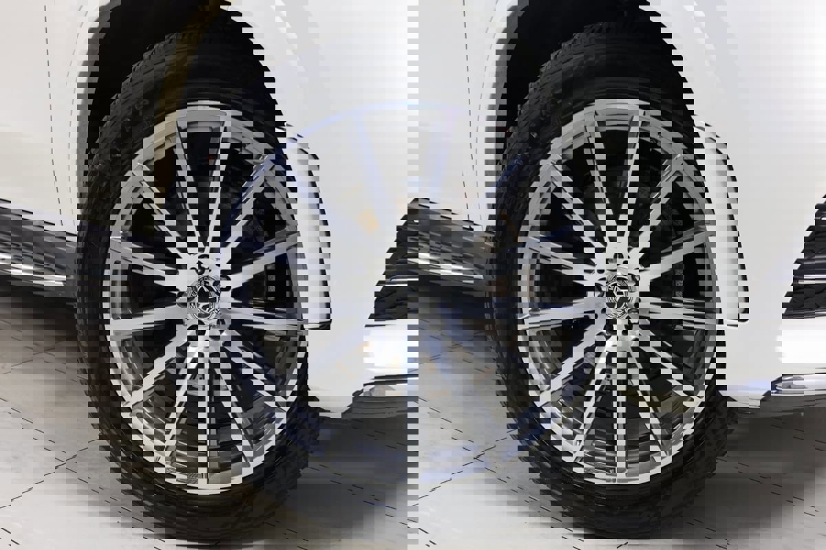 Used 2023 Mercedes-Benz GLS 580 4MATIC image 17