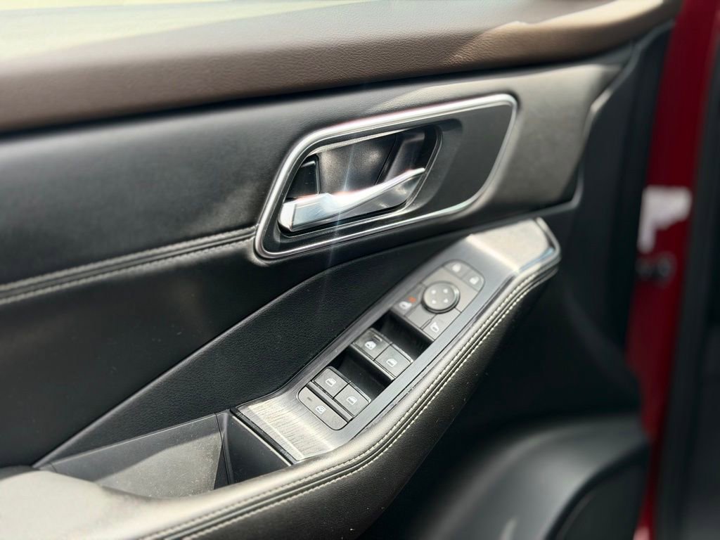 Used 2021 Nissan Rogue SV w/ Premium Package image 22