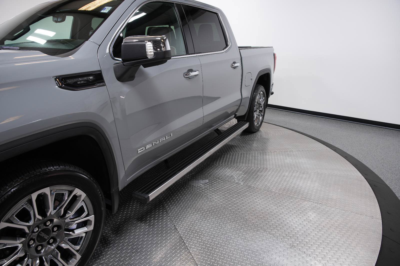 Used 2025 GMC Sierra 1500 Denali Ultimate AWD/4WD image 4