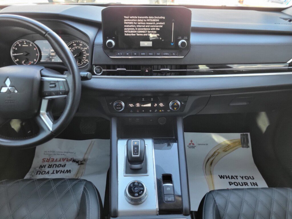 Used 2022 Mitsubishi Outlander SEL image 12