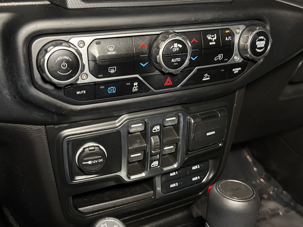 Used 2022 Jeep Wrangler Unlimited Sahara AWD/4WD image 20