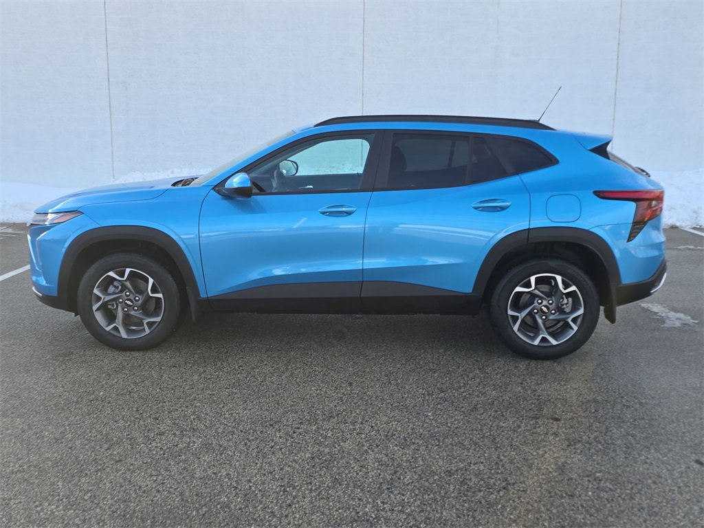 Used 2025 Chevrolet Trax LT w/ Driver Confidence Package image 10