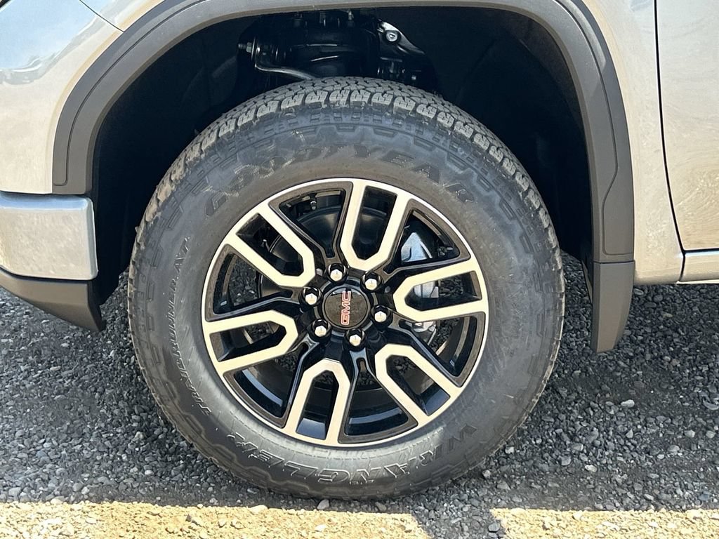 New 2026 GMC Sierra 1500 AT4 w/ Technology Package AWD/4WD image 32