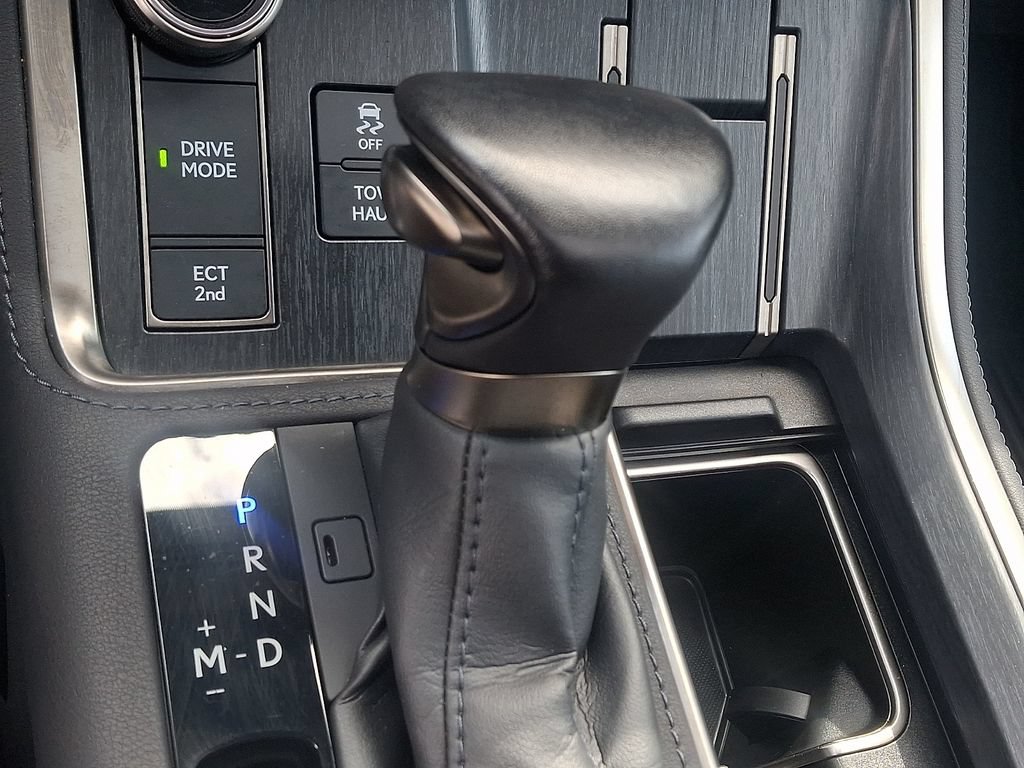 Used 2024 Lexus GX 550 w/ Cold Area Package AWD/4WD image 17