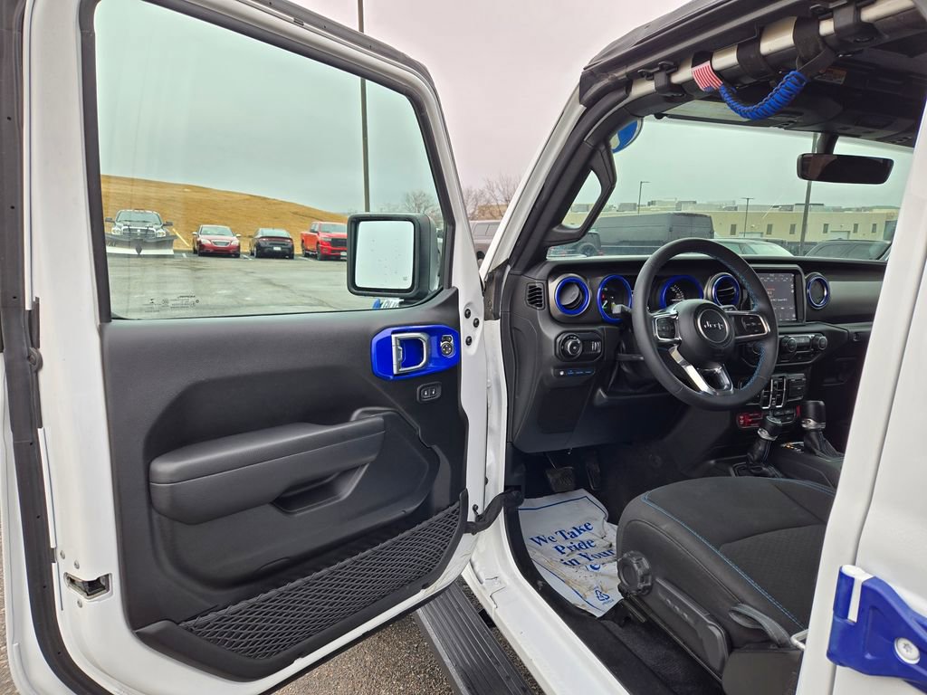 Used 2023 Jeep Wrangler Unlimited Rubicon 4xe image 14