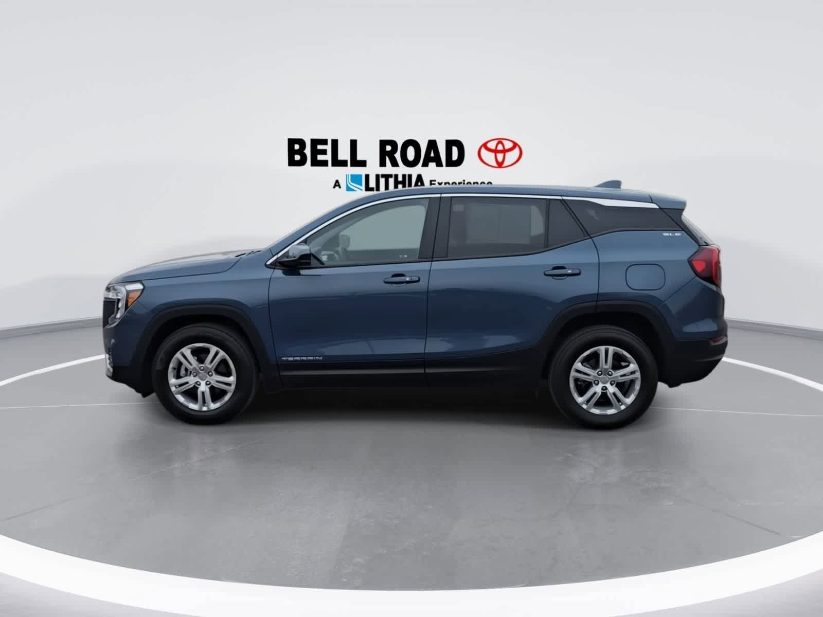 Used 2024 GMC Terrain SLE AWD/4WD image 5