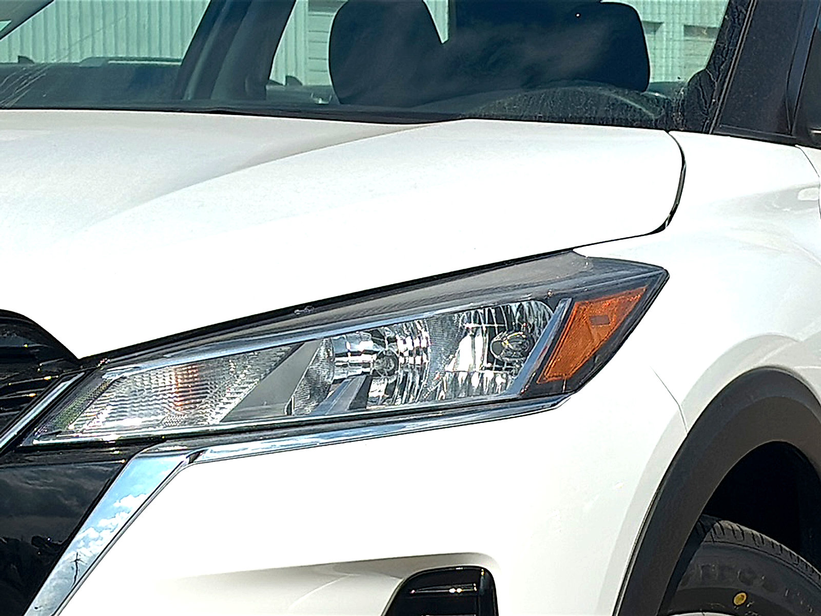 New 2025 Nissan Kicks Play S FWD image 4