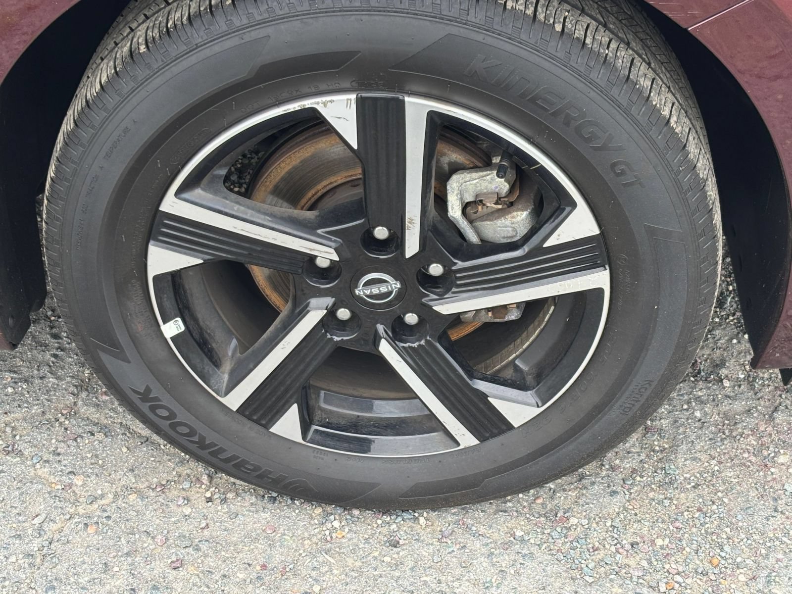 Used 2025 Nissan Sentra SV FWD image 24
