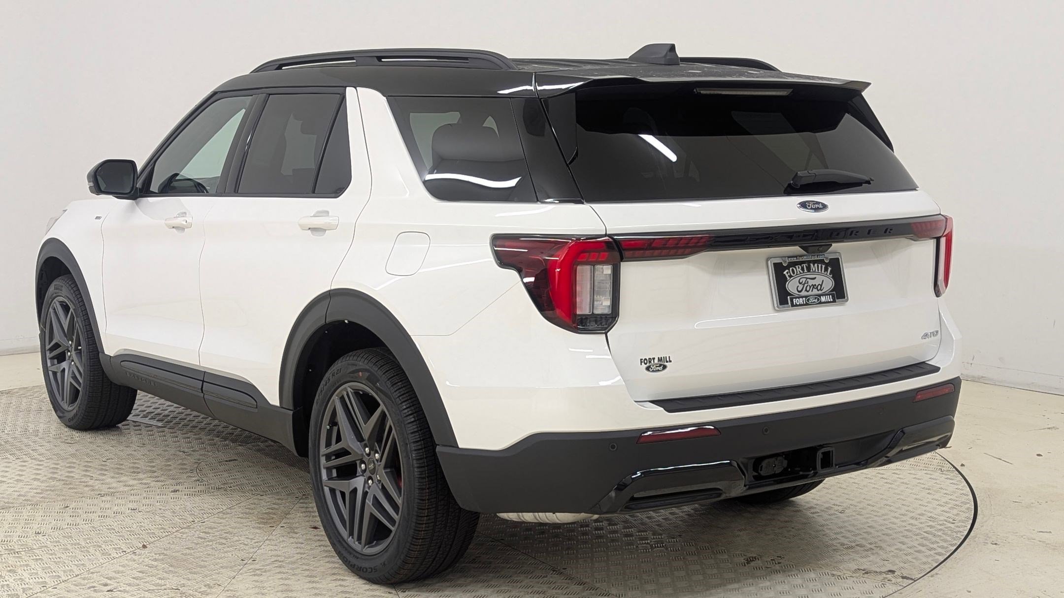 New 2026 Ford Explorer ST-Line w/ ST-Line Street Pack image 3