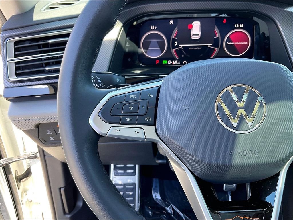 Used 2024 Volkswagen Atlas Peak Edition SE AWD/4WD image 23