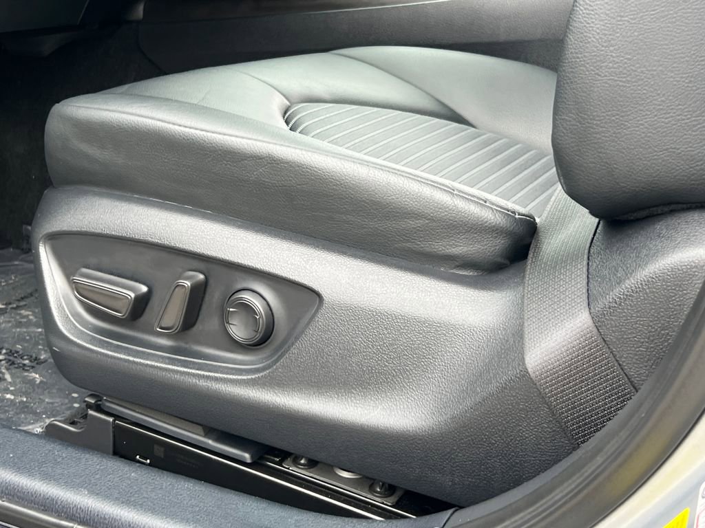 Used 2024 Toyota Camry SE image 19