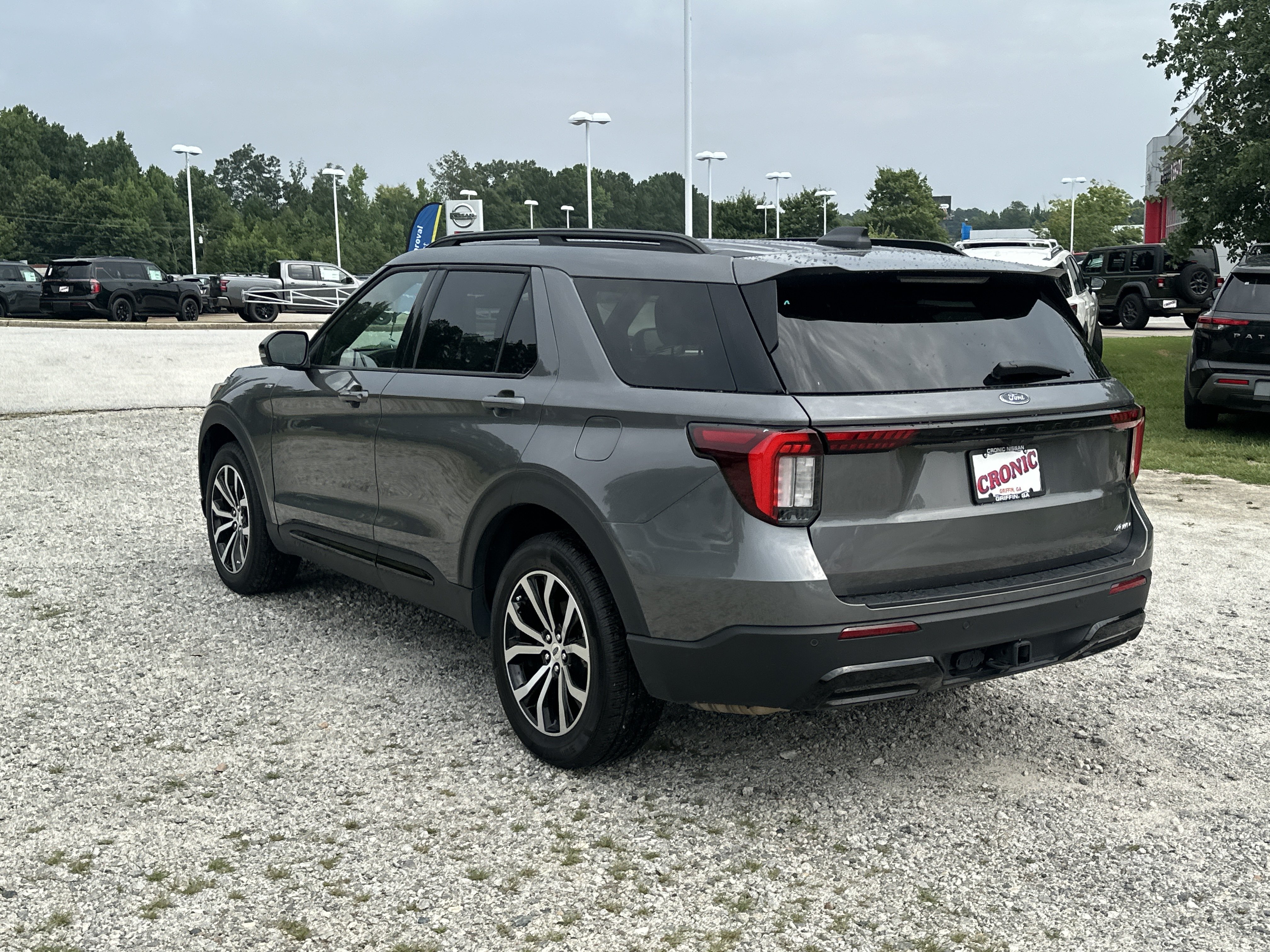 Used 2025 Ford Explorer ST-Line AWD/4WD image 7