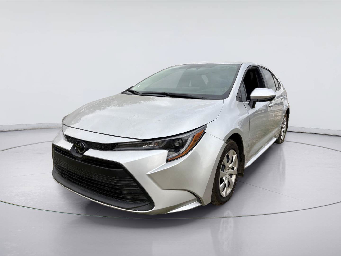 Used 2025 Toyota Corolla LE FWD image 10